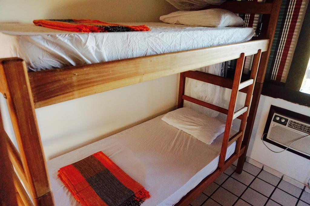 Novos Baianos Hostel E Pousada Porto Seguro Exterior foto Bunk beds